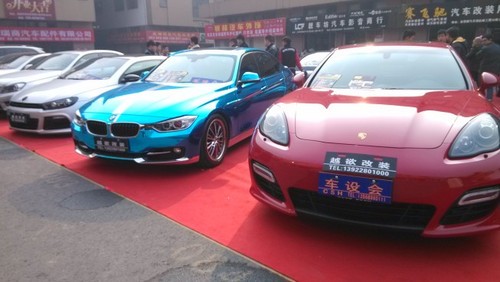 恒遠(yuǎn)恒創(chuàng)電子與四川金恒德國(guó)際汽配城聯(lián)合開(kāi)業(yè)，售大智行車記錄儀